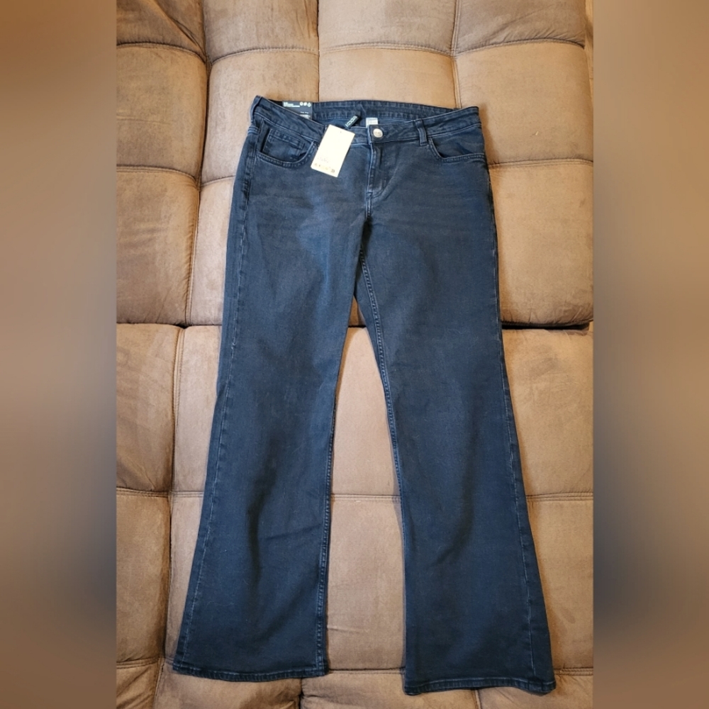 H&M Low Rise Flare, Black Jean, NEW